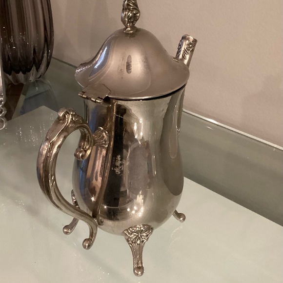 Beautiful Vintage Silverplate Teapot 10” - Picture 2 of 5